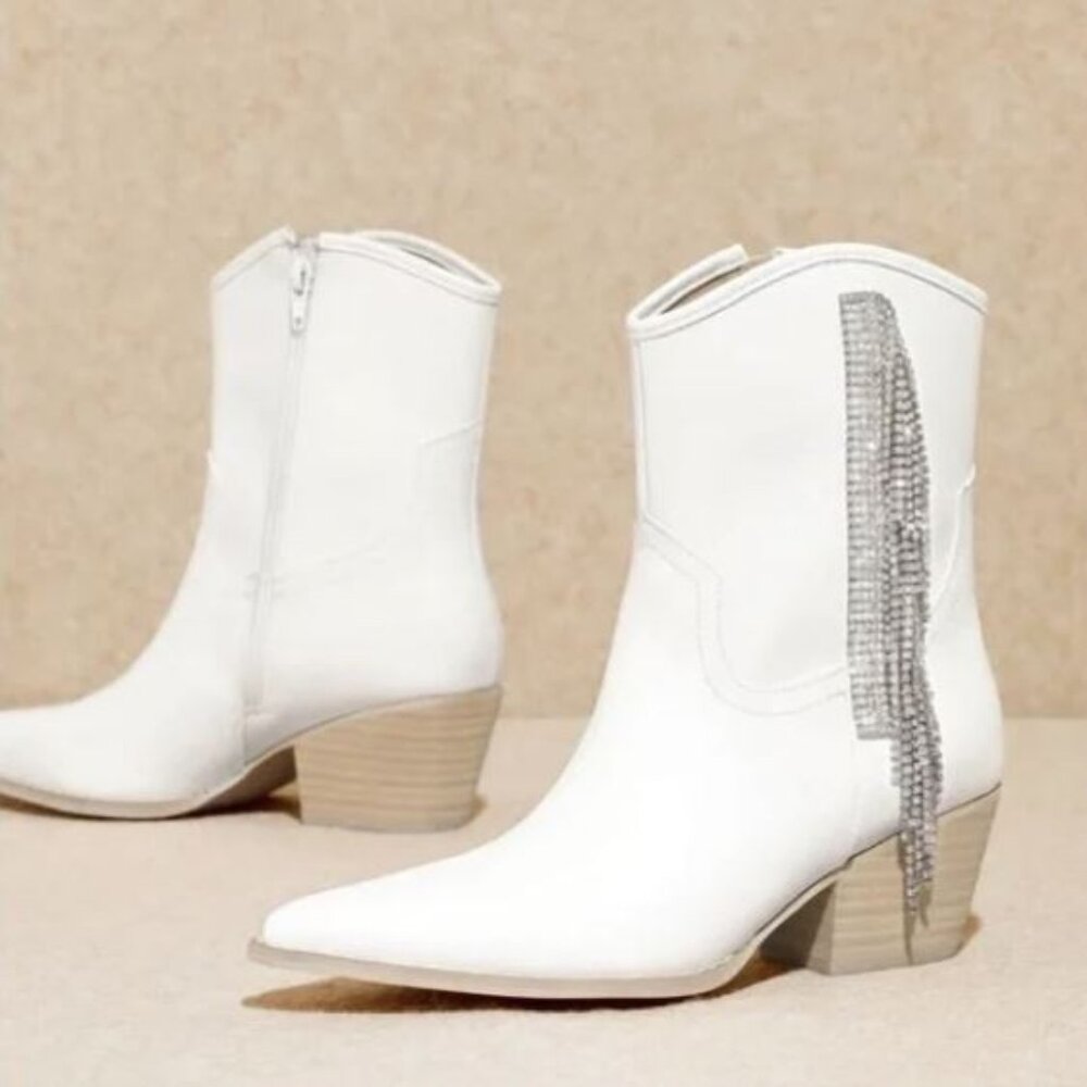 NWT Miracle Miles Layla Rhinestone Fringe Ankle Western Booties in White 8.5